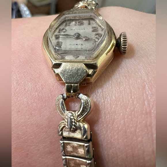 Rare vintage 14k gold Waltham ladies watch. - Picture 4 of 9